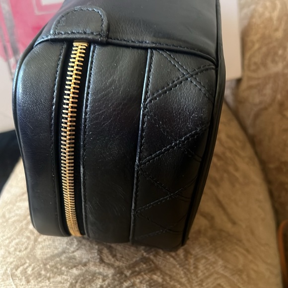 Beautiful Lambskin leather CHANEL Vanity in very good used condition - Picture 5 of 11